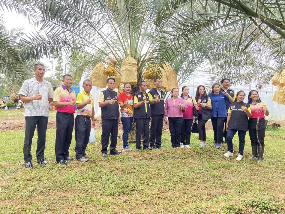 จิบกาแฟ แลสวน ชวนท่องเที่ยวเชิงเกษตร ชม ช้อป ชิม อินทผาลัมตาลสุม